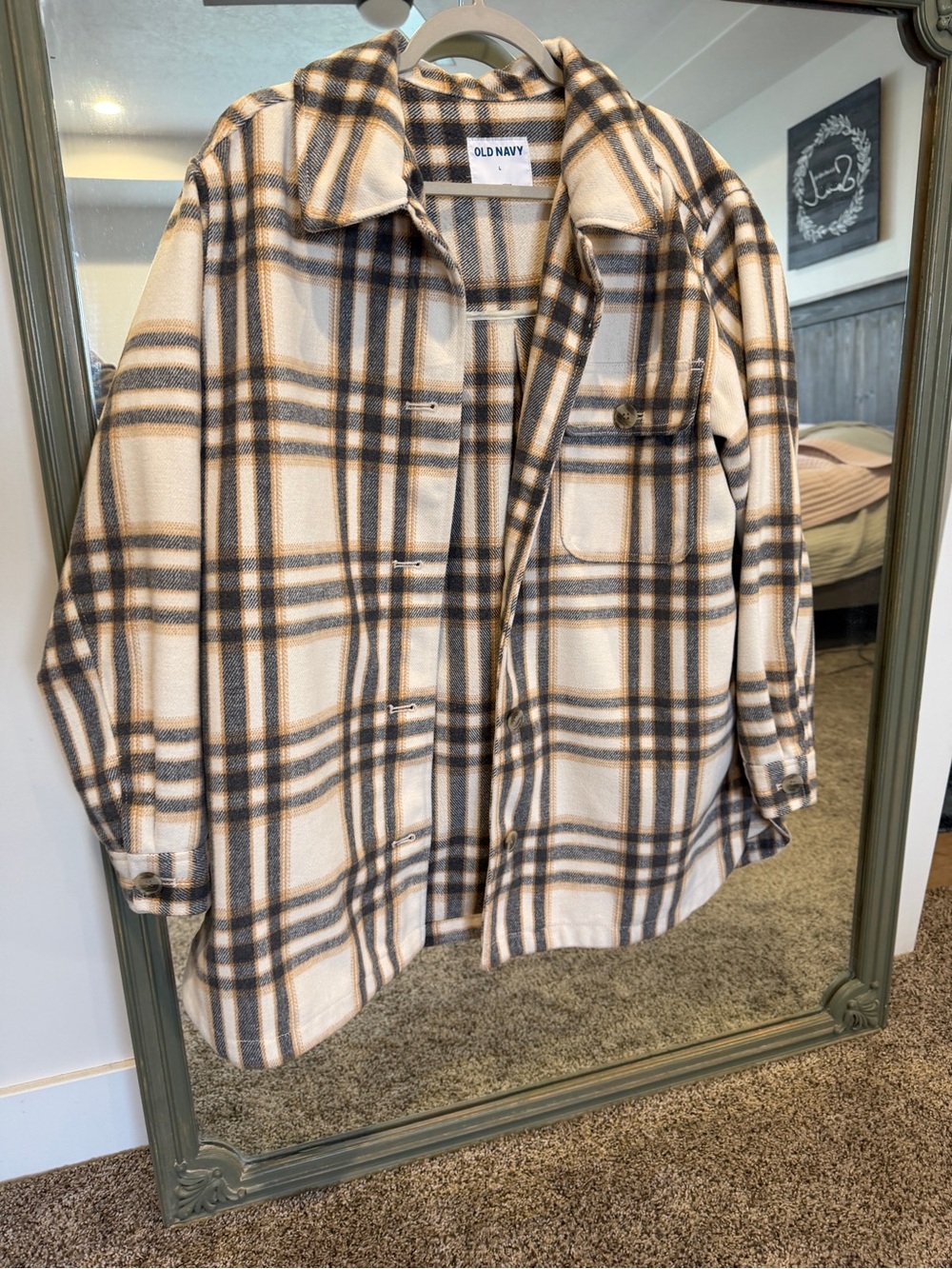 Old Navy Plaid Button Cuff Shacket in Cream, Black & Tan